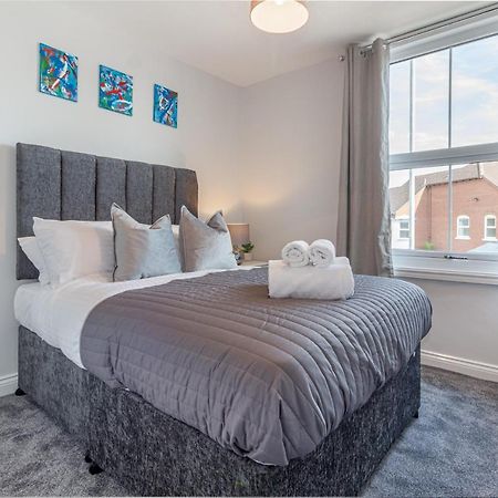 Host & Stay - The Bull Inn, 3 Double Rooms Fernhill Heath Exterior photo