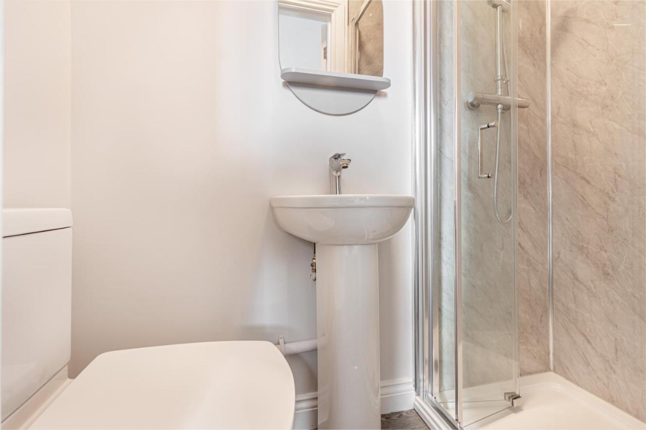 Host & Stay - The Bull Inn, 3 Double Rooms Fernhill Heath Exterior photo