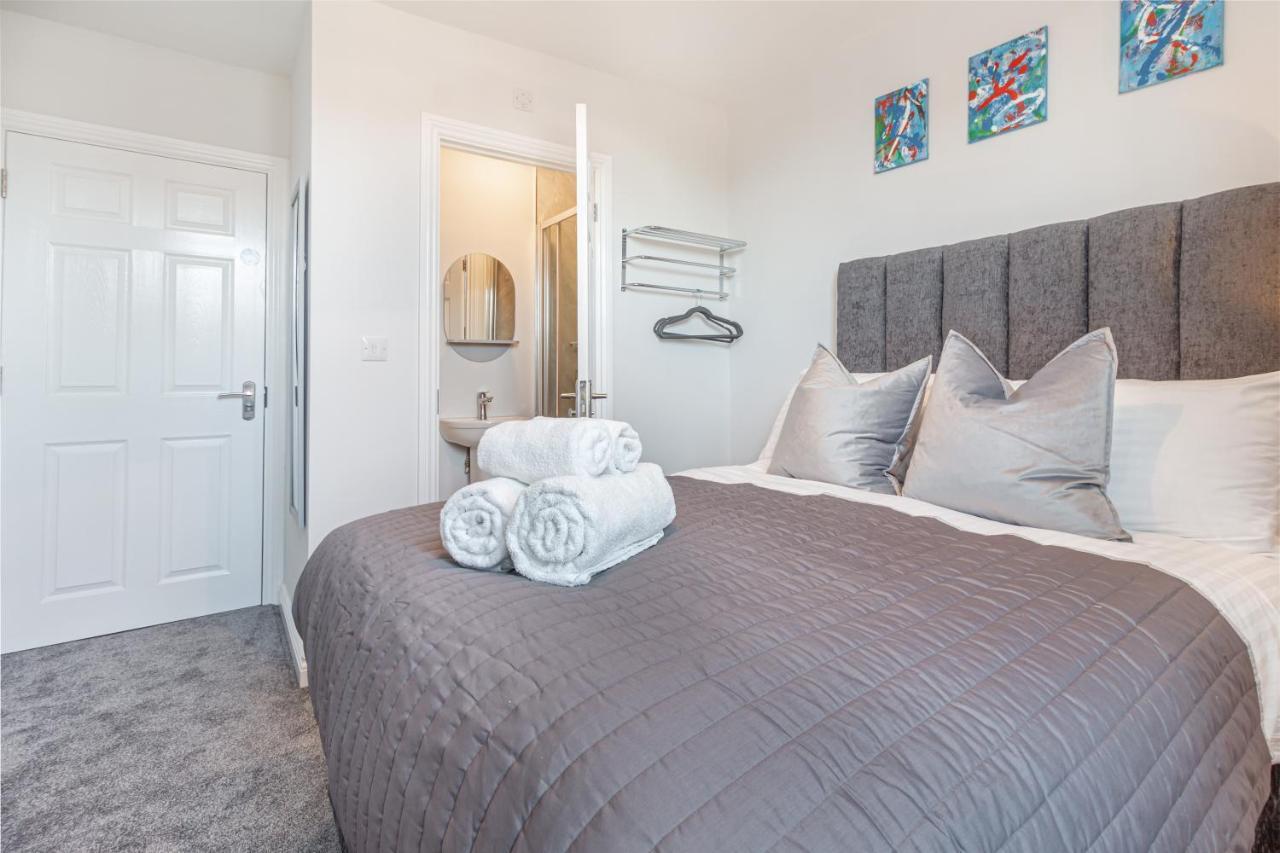 Host & Stay - The Bull Inn, 3 Double Rooms Fernhill Heath Exterior photo