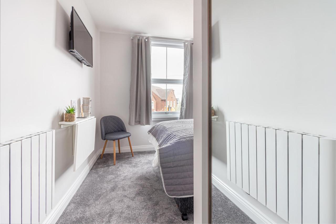 Host & Stay - The Bull Inn, 3 Double Rooms Fernhill Heath Exterior photo