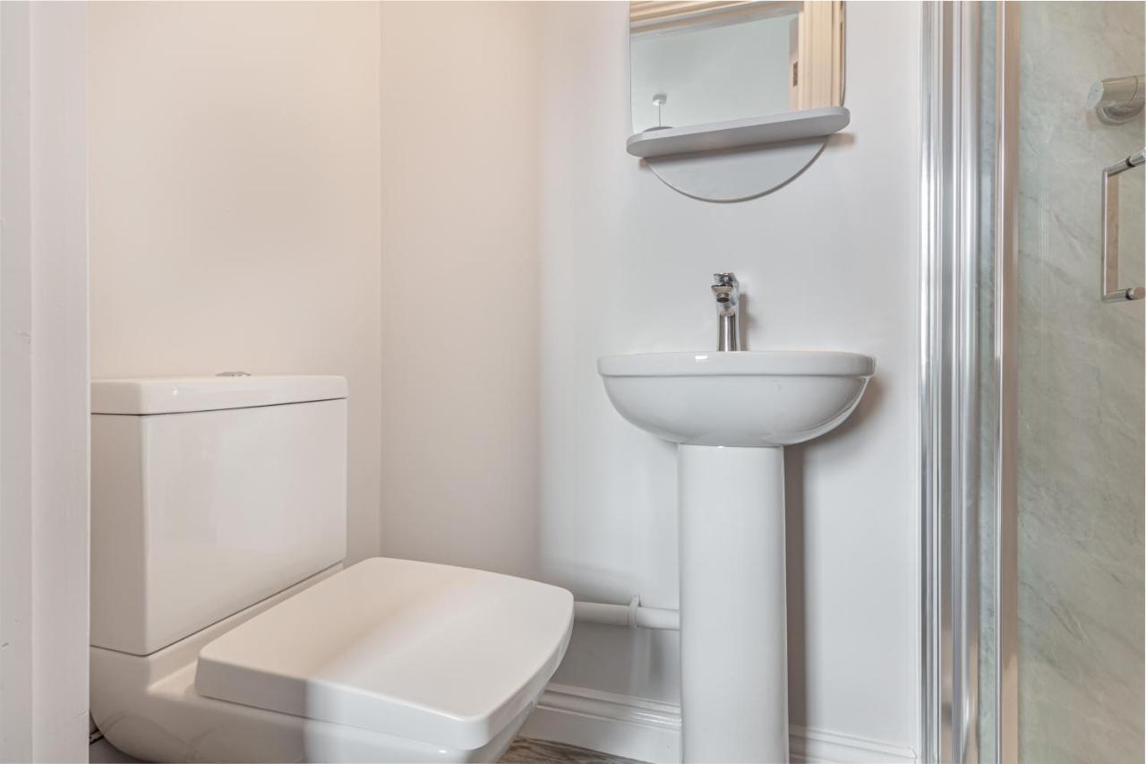 Host & Stay - The Bull Inn, 3 Double Rooms Fernhill Heath Exterior photo